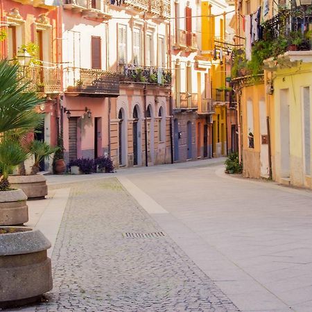 Appartamento Lilla Dei Buoni E Cattivi Cagliari Ruang foto