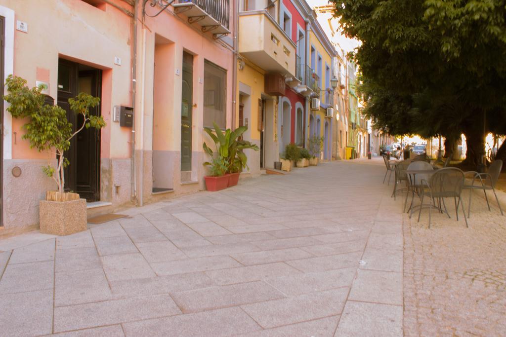 Appartamento Lilla Dei Buoni E Cattivi Cagliari Ruang foto